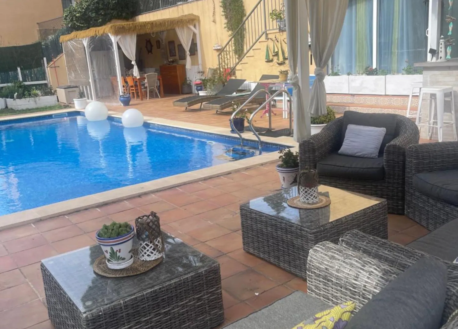 Studio Petit Fleurs Con Piscina Y Patio Calonge  Calonge (Catalonia)